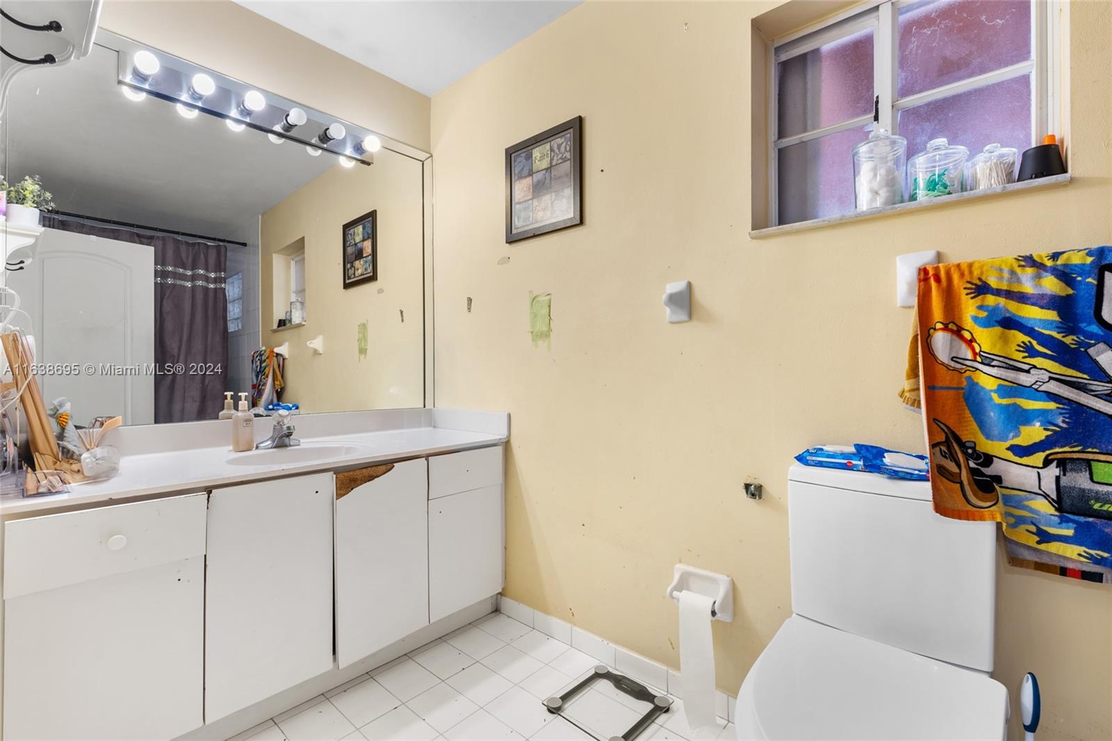 8313 NW 194th Ter