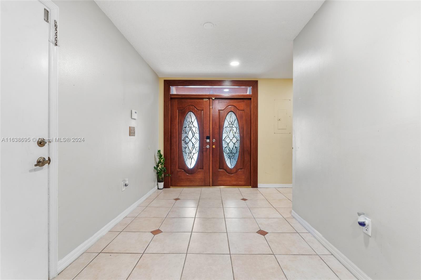 8313 NW 194th Ter