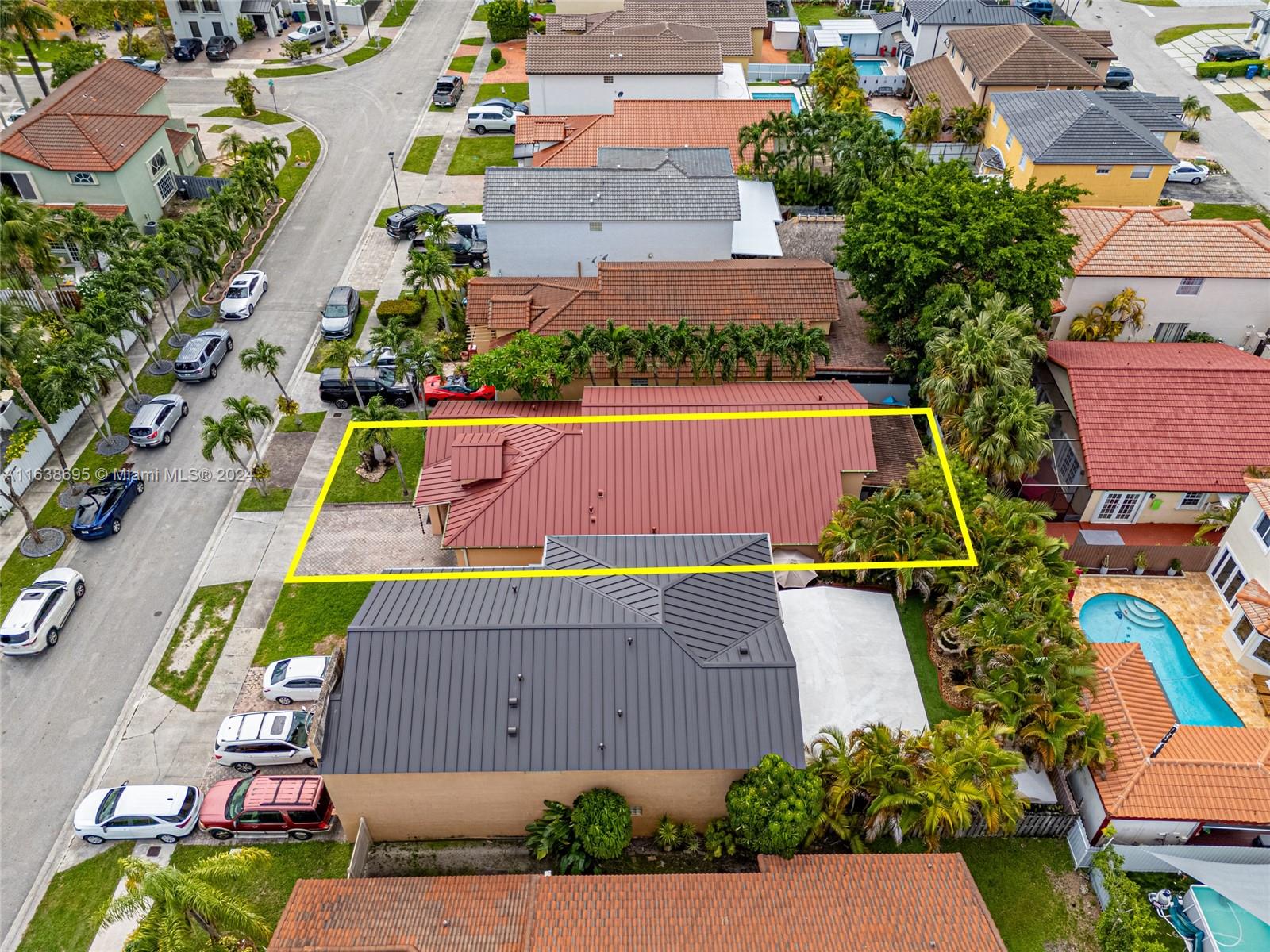 8313 NW 194th Ter