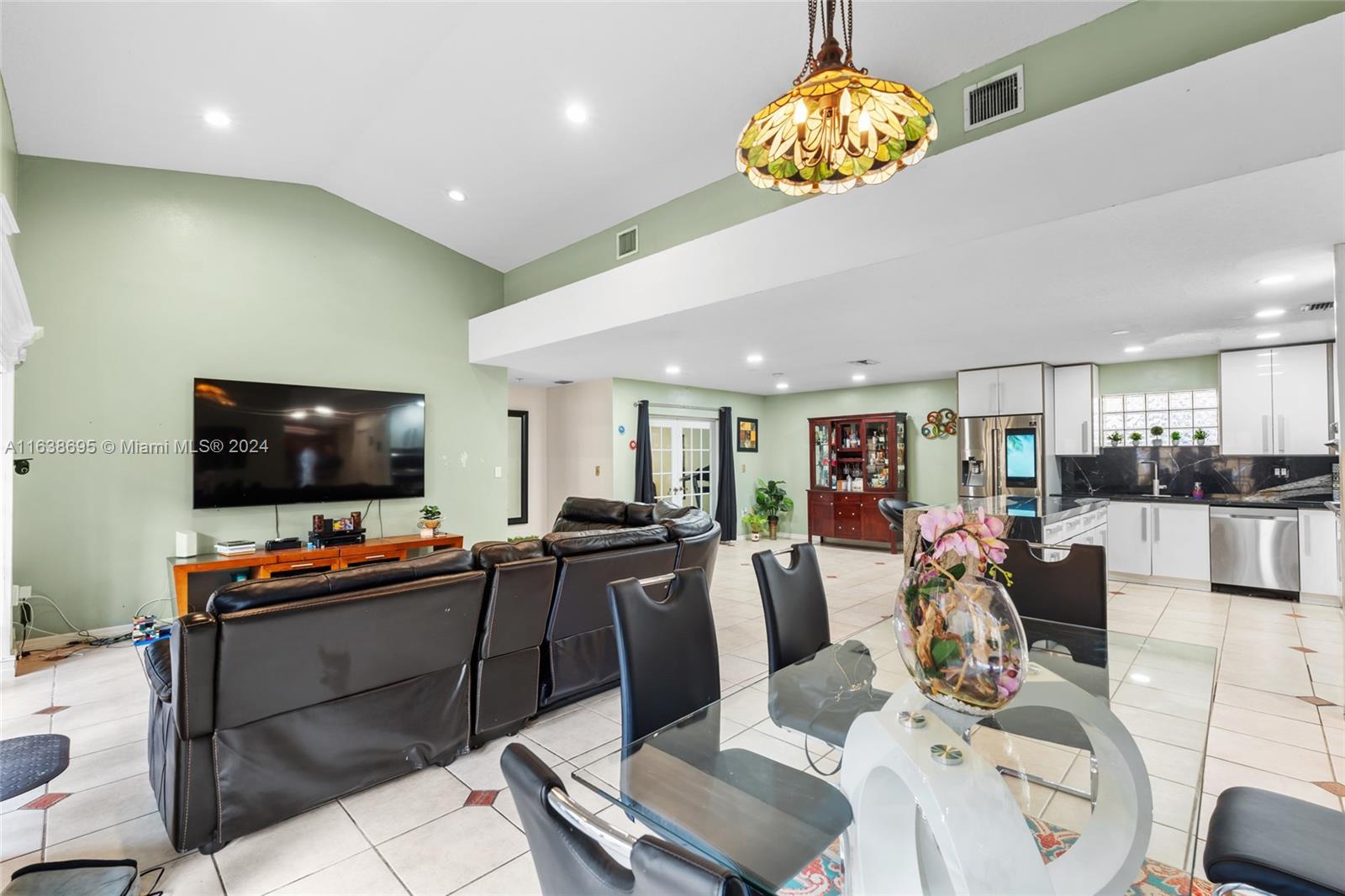 8313 NW 194th Ter