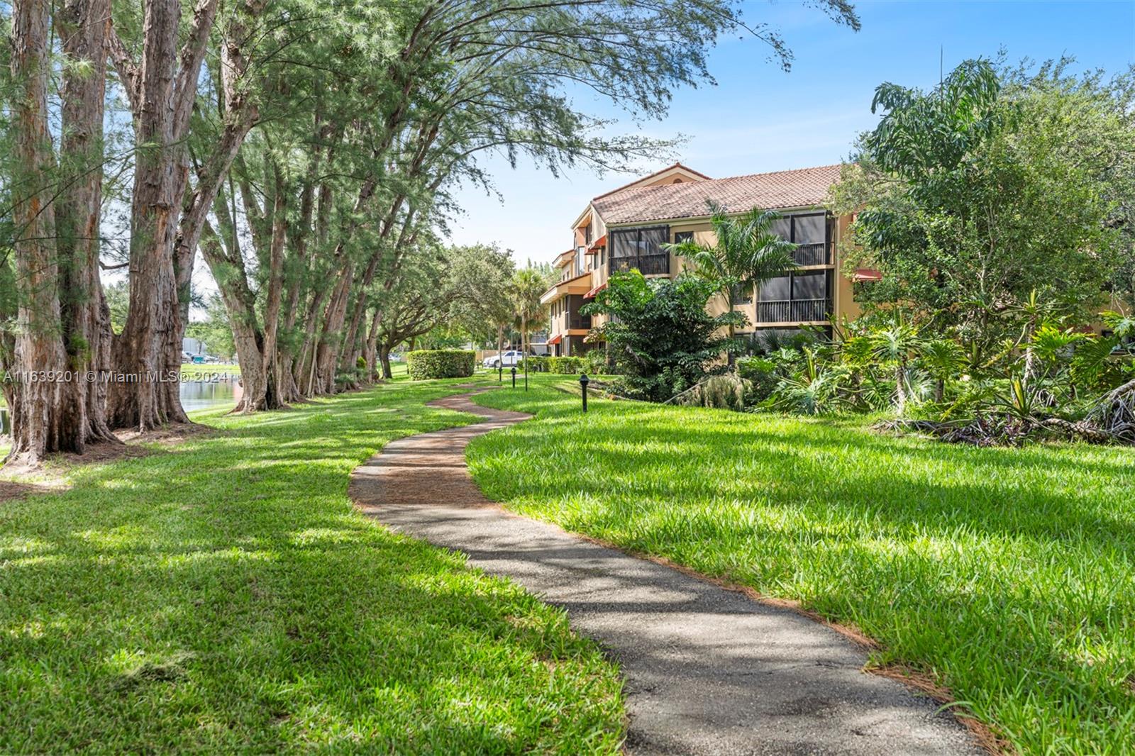 15495 N Miami Lakeway N # 4 Unit: 205-4