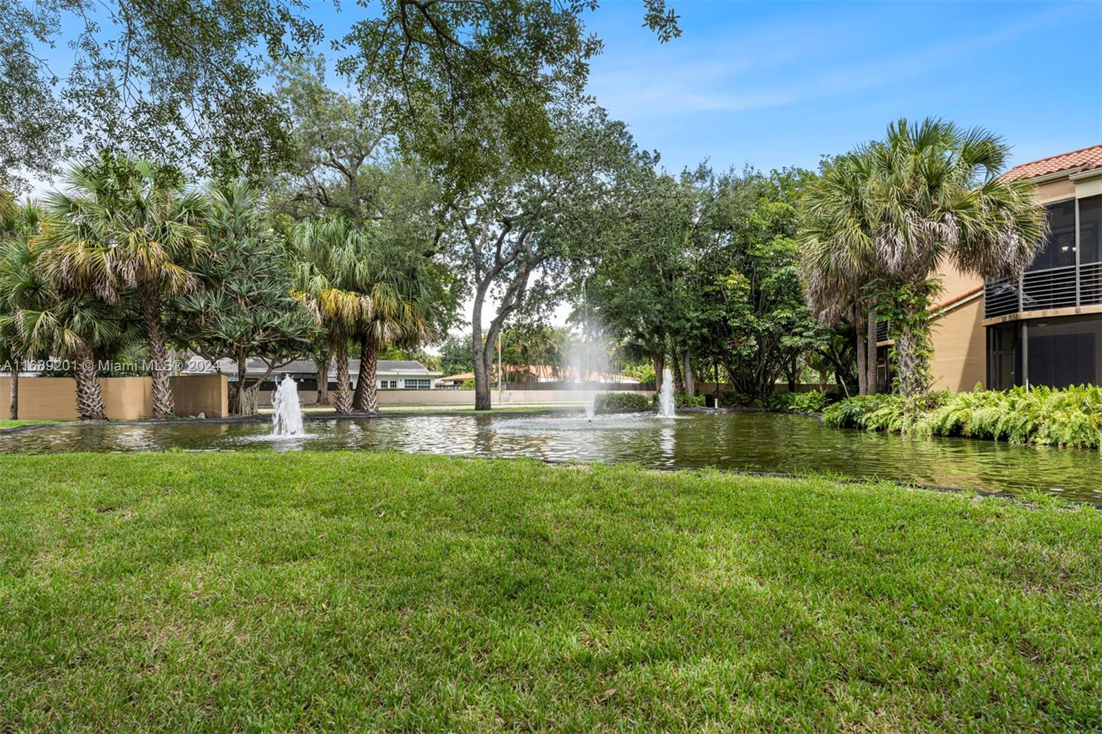 15495 N Miami Lakeway N # 4 Unit: 205-4