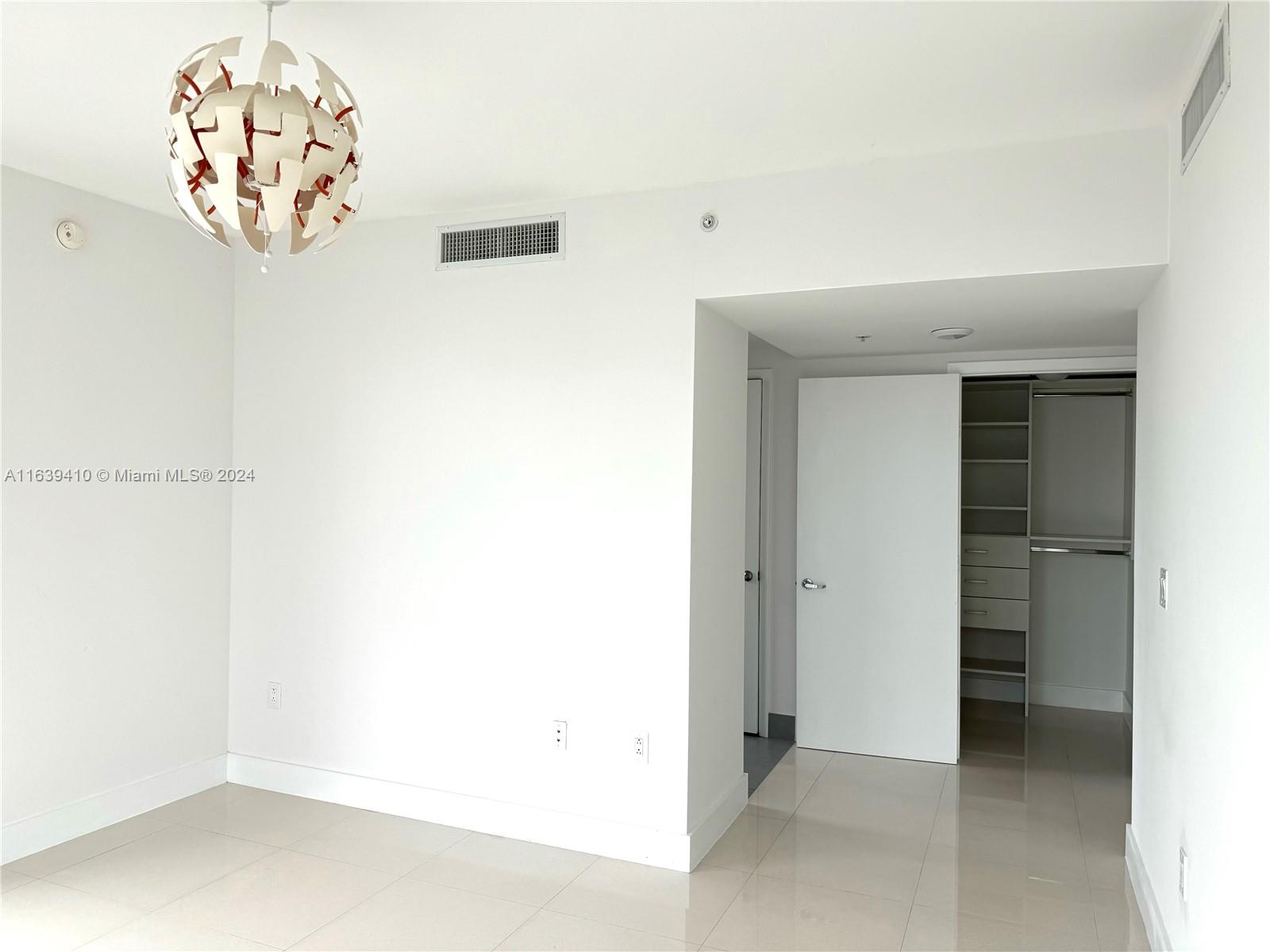 92 SW 3rd St # 2905