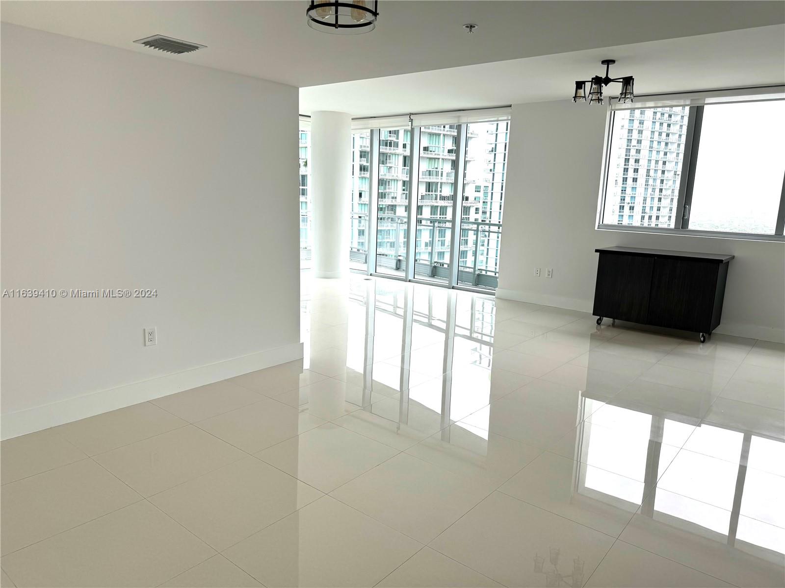 92 SW 3rd St # 2905