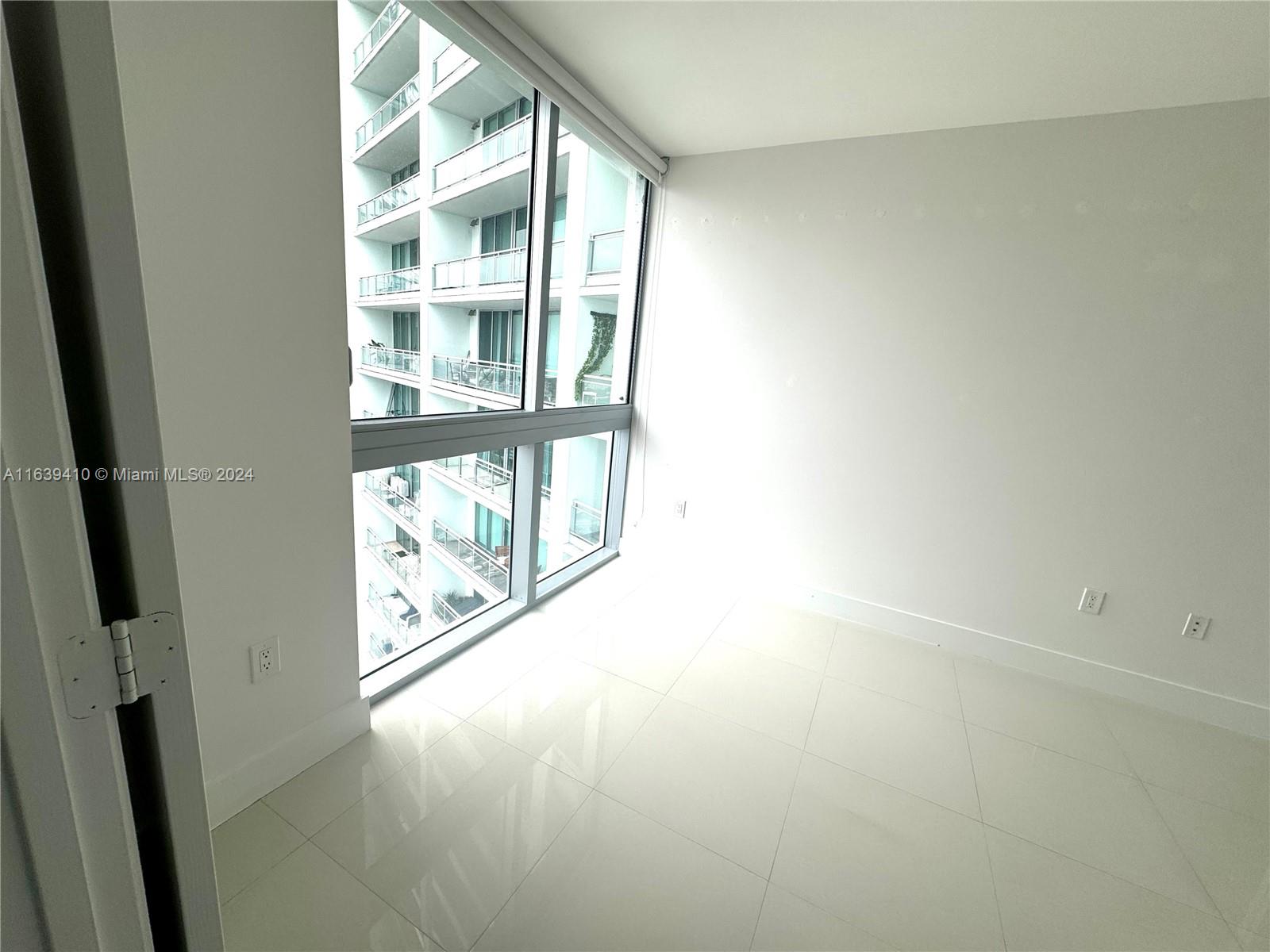 92 SW 3rd St # 2905
