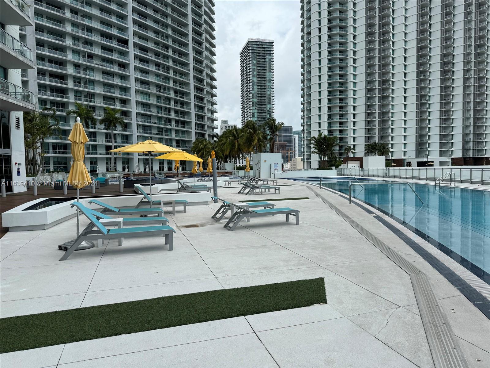 92 SW 3rd St # 2905