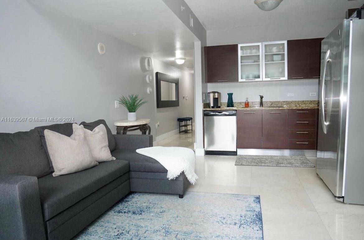 41 SE 5th St # 705