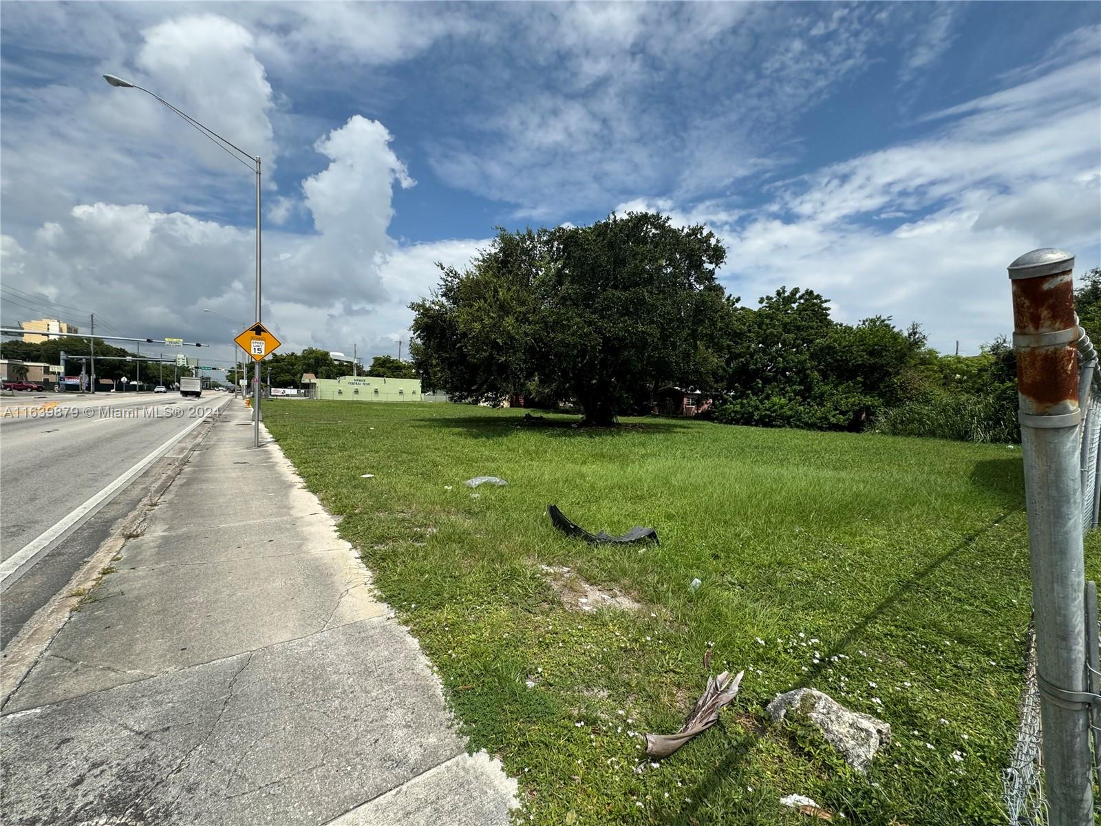 1929 NW 54th St