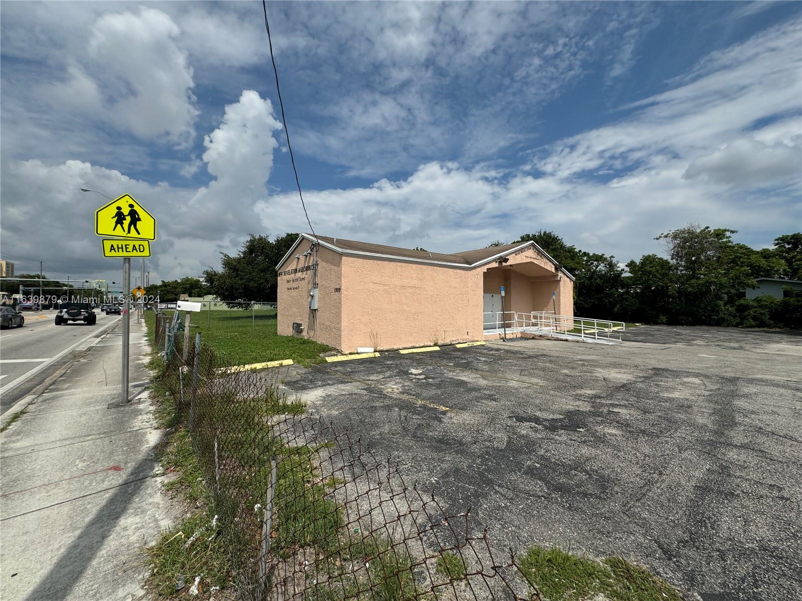 1929 NW 54th St