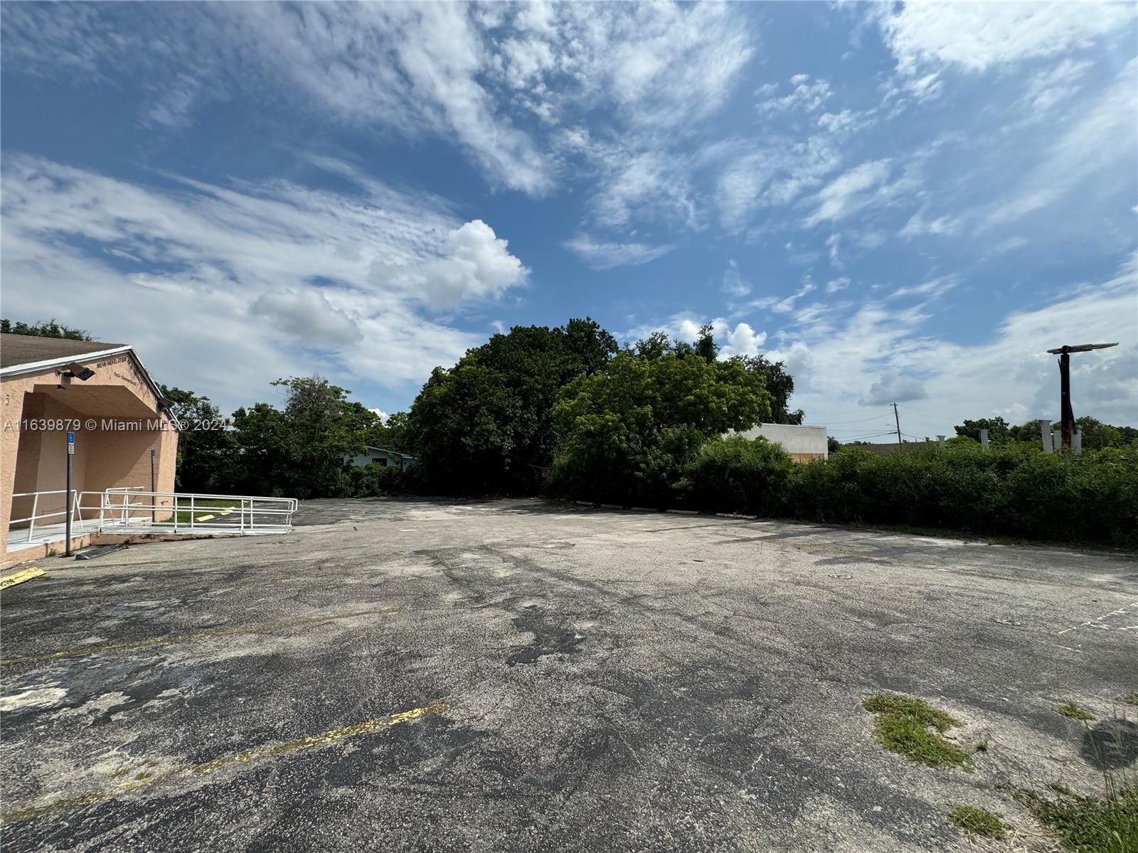 1929 NW 54th St