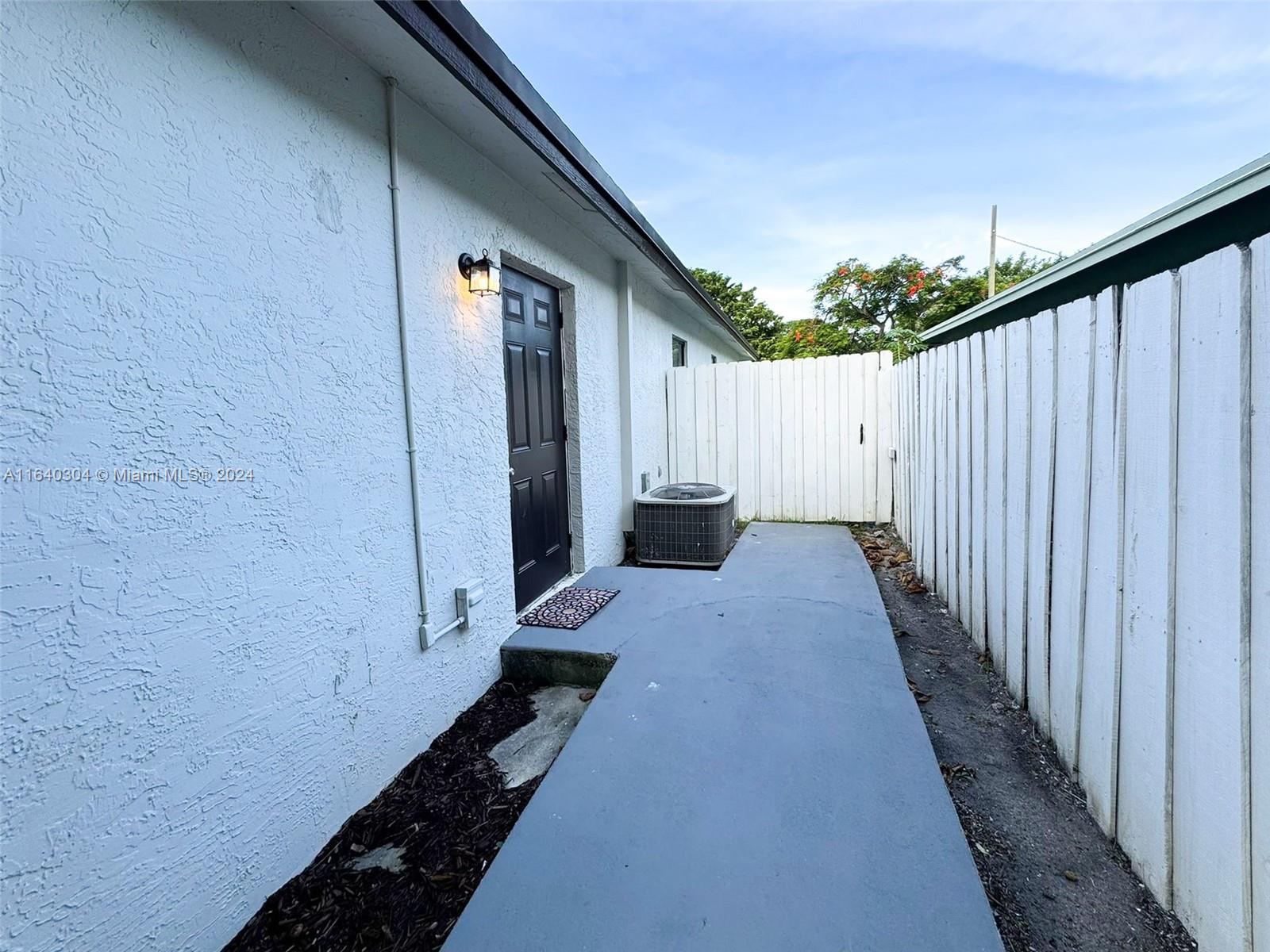355 NW 5TH AVE