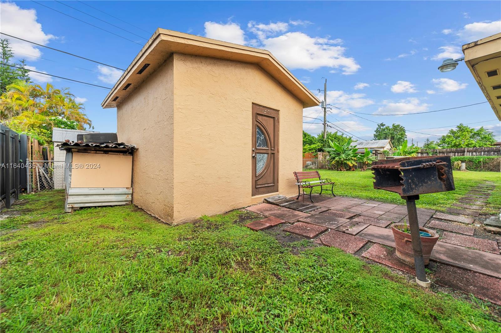 4835 SW 112th Ave