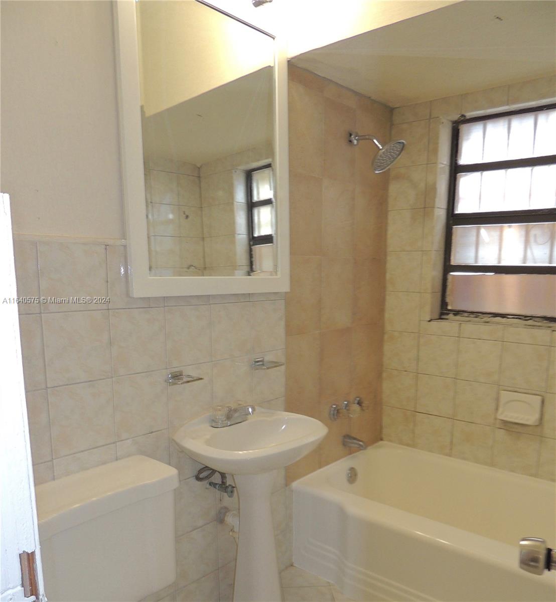 2243 Calais Dr # 3