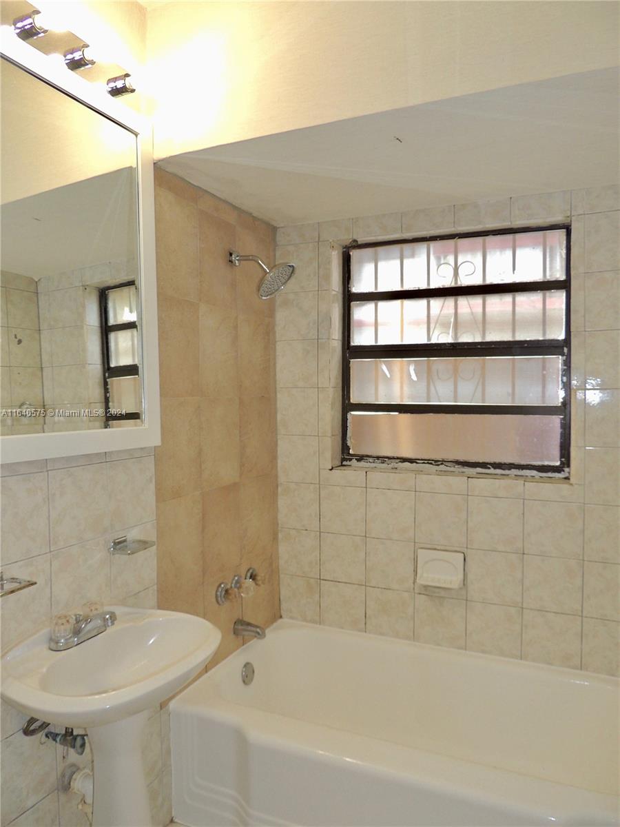 2243 Calais Dr # 3