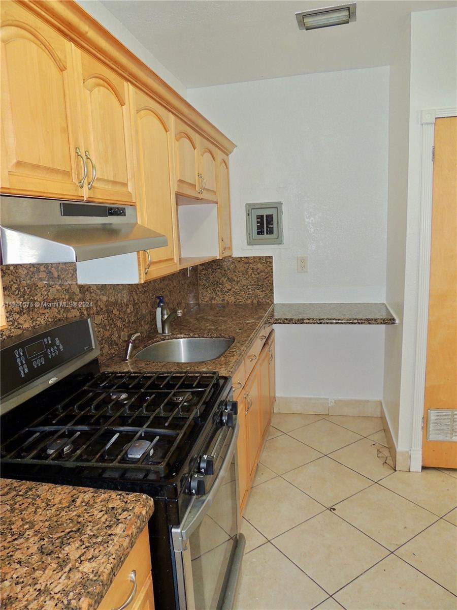 2243 Calais Dr # 3
