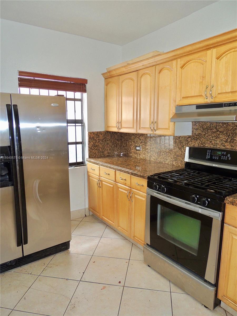 2243 Calais Dr # 3
