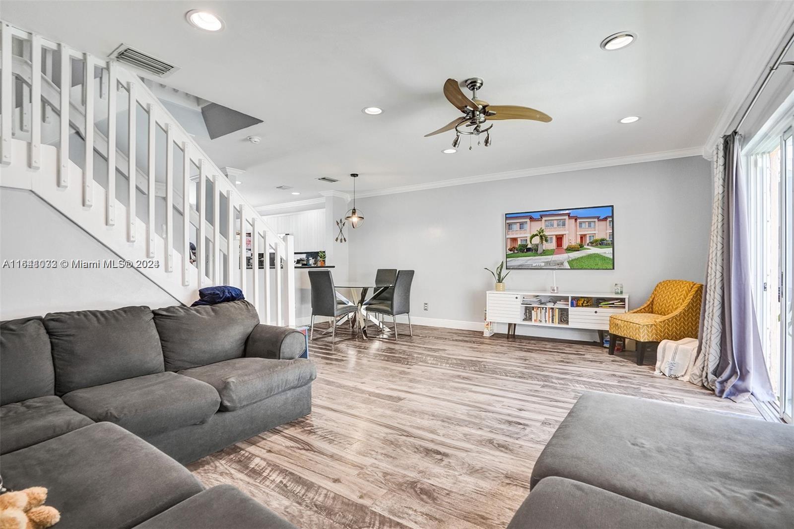 824 NW 208th Dr