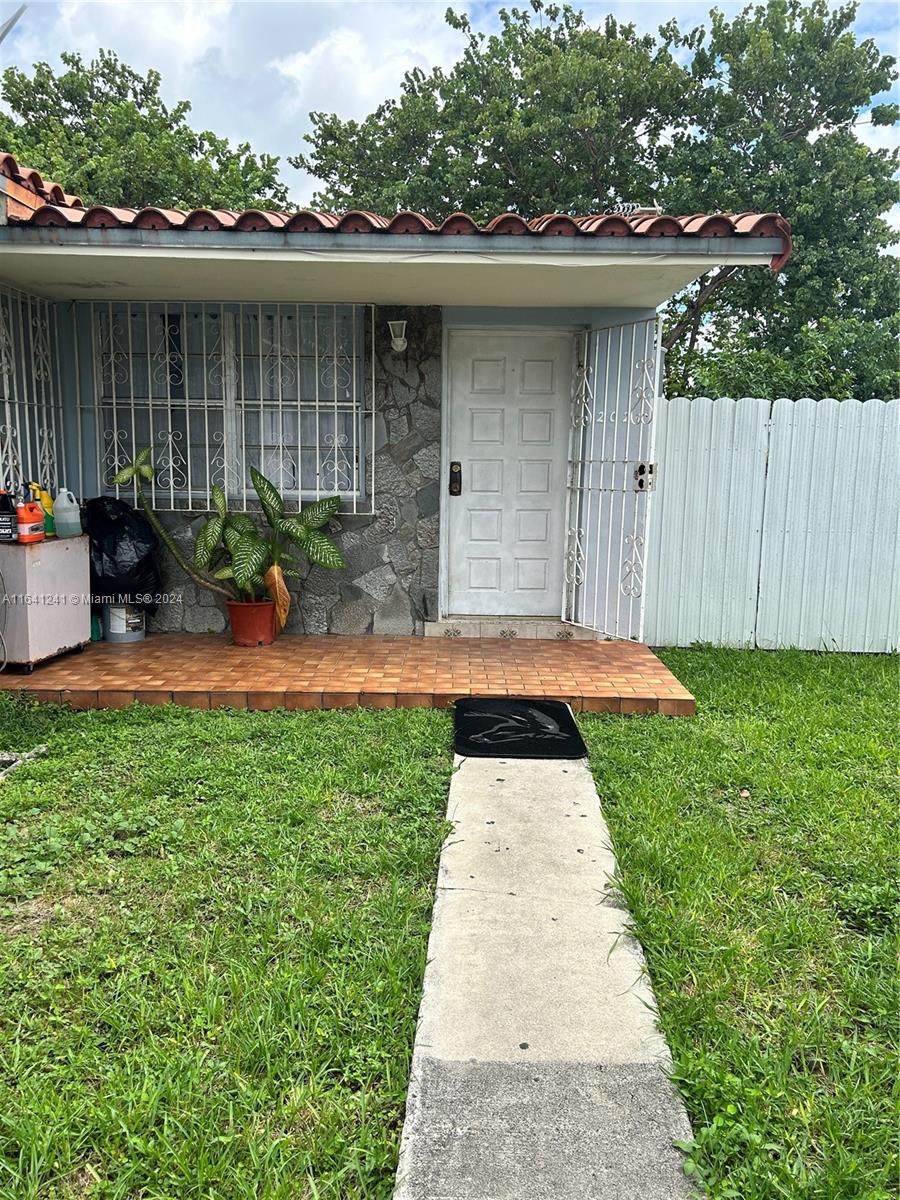 2021 NW 17th St