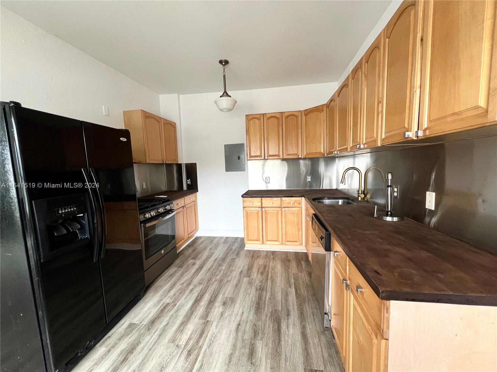 4035 N Meridian Ave # 306