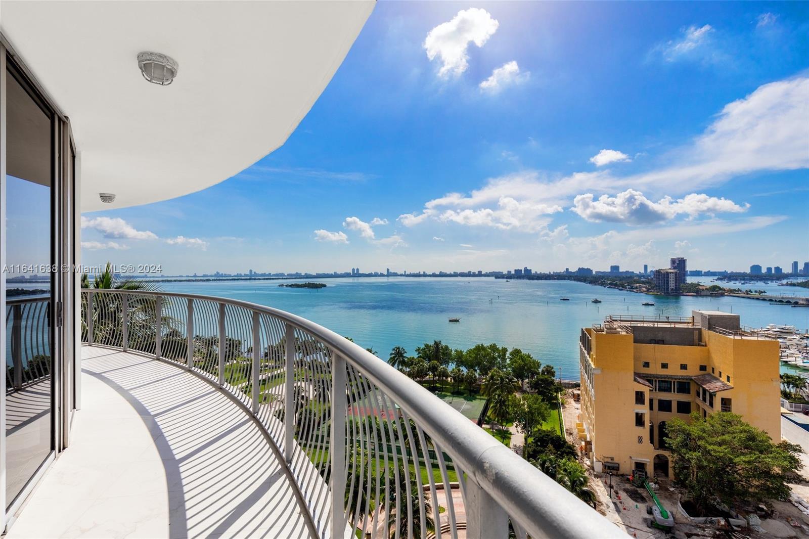 1750 N Bayshore Dr # 1402