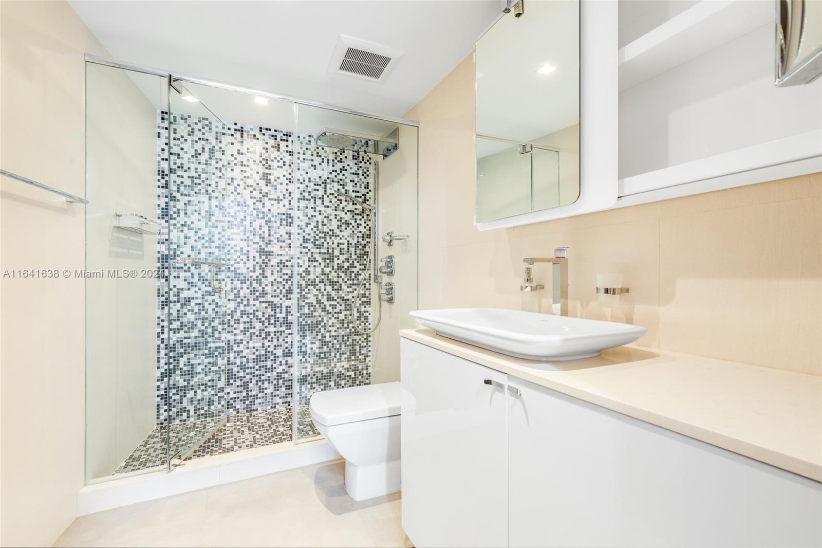 1750 N Bayshore Dr # 1402