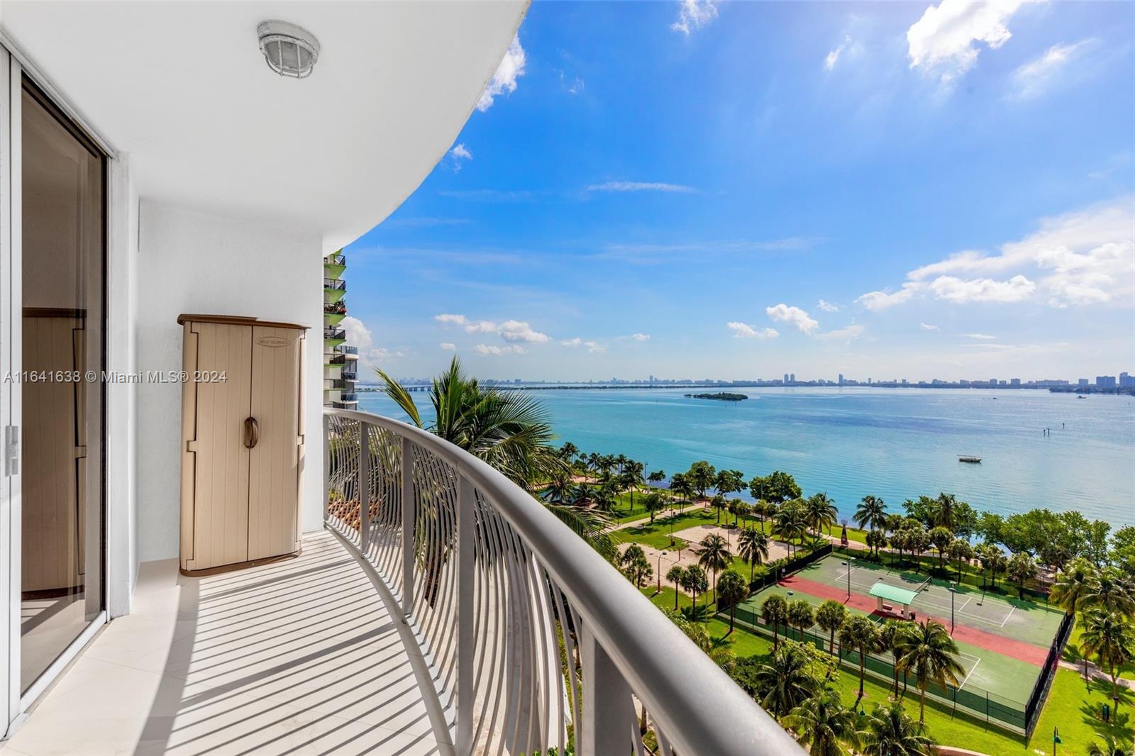 1750 N Bayshore Dr # 1402