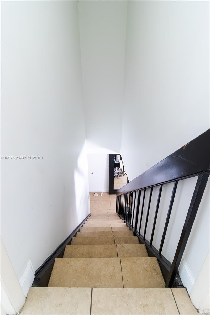 1535 SW 122nd Ave # 5 Unit: 3-5