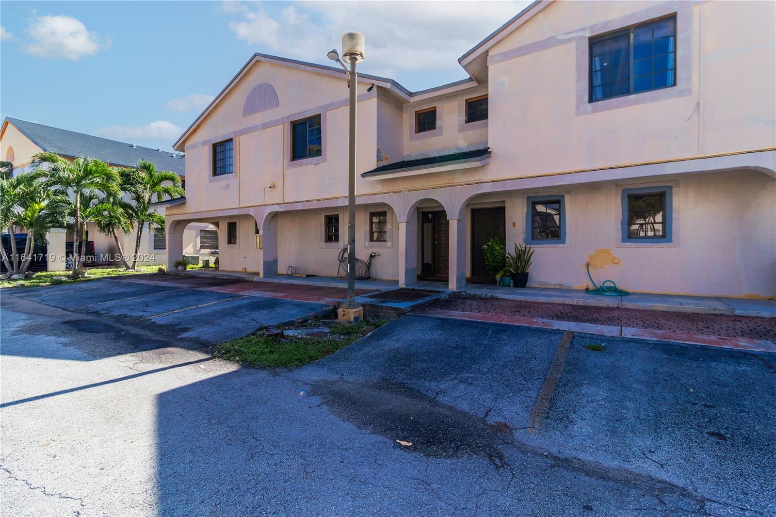 1535 SW 122nd Ave # 5 Unit: 3-5