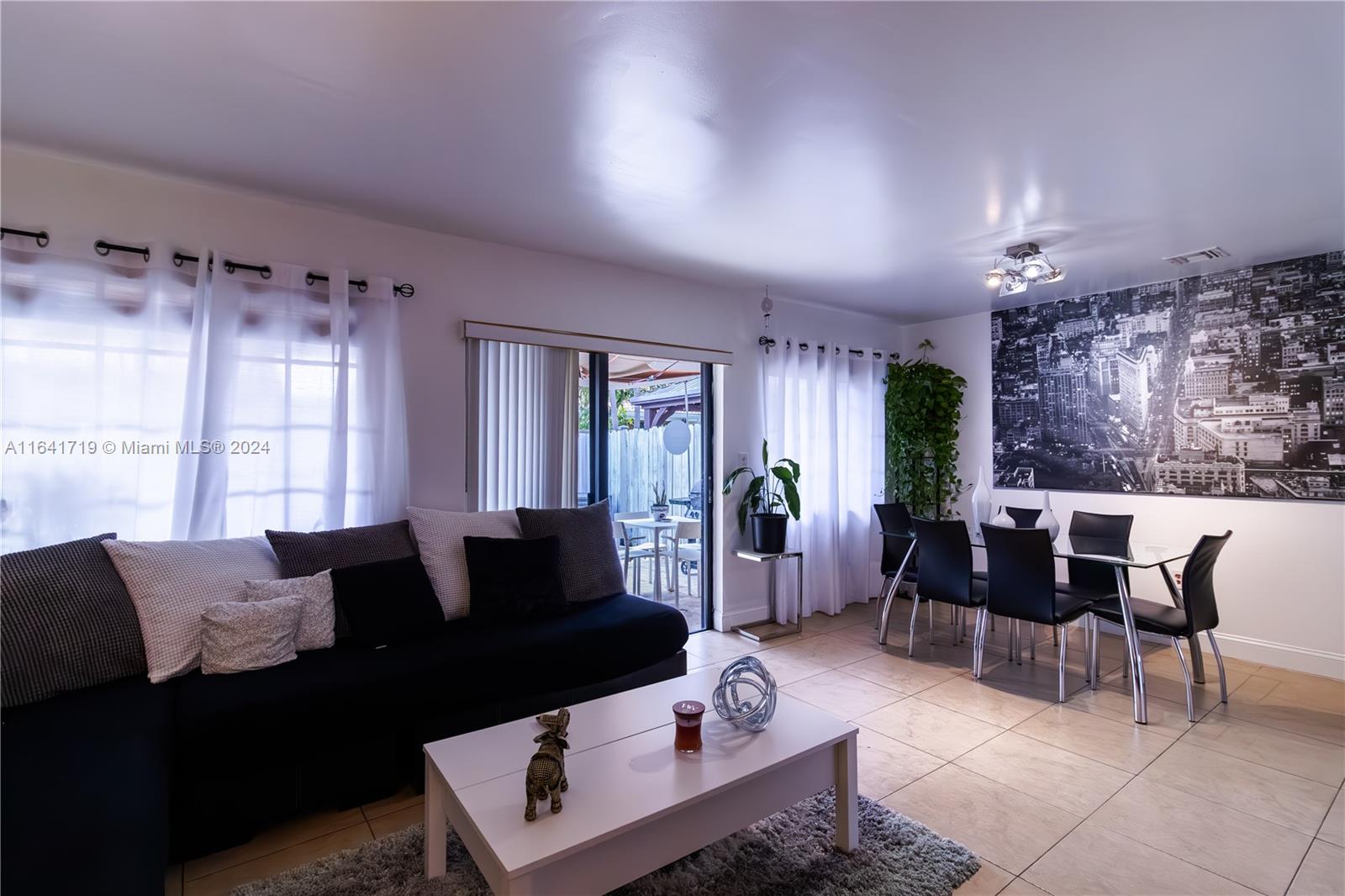 1535 SW 122nd Ave # 5 Unit: 3-5