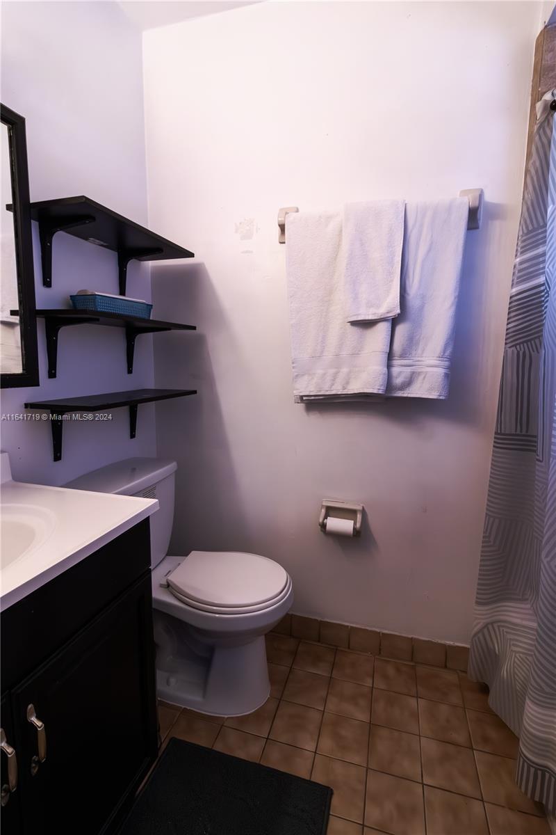 1535 SW 122nd Ave # 5 Unit: 3-5