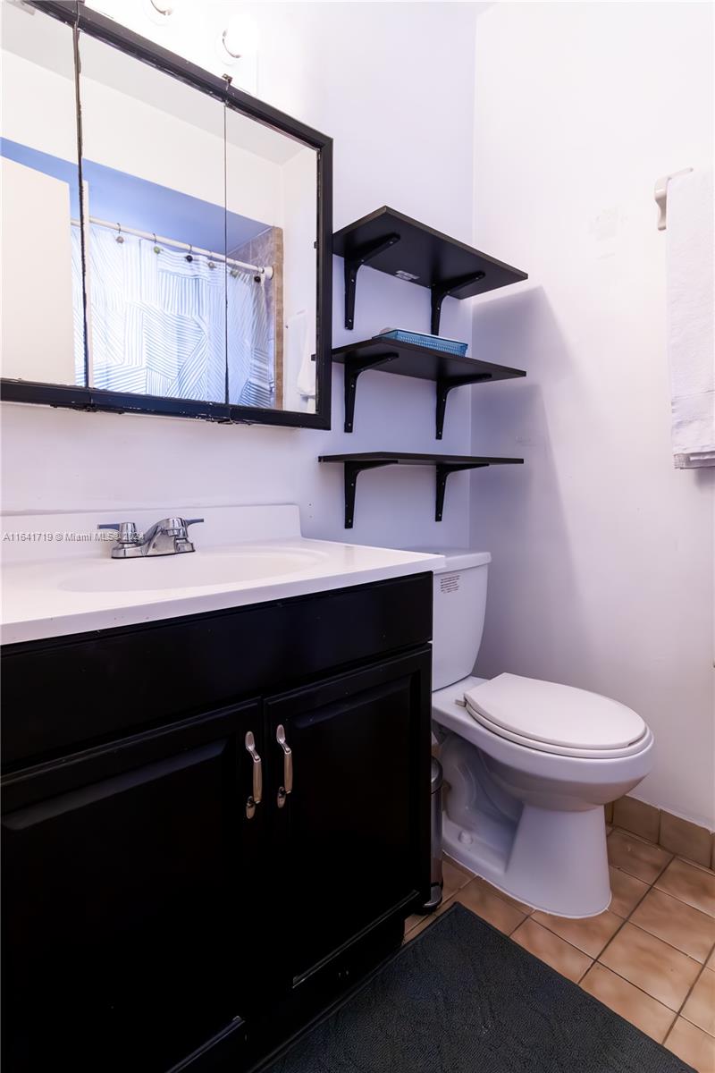 1535 SW 122nd Ave # 5 Unit: 3-5