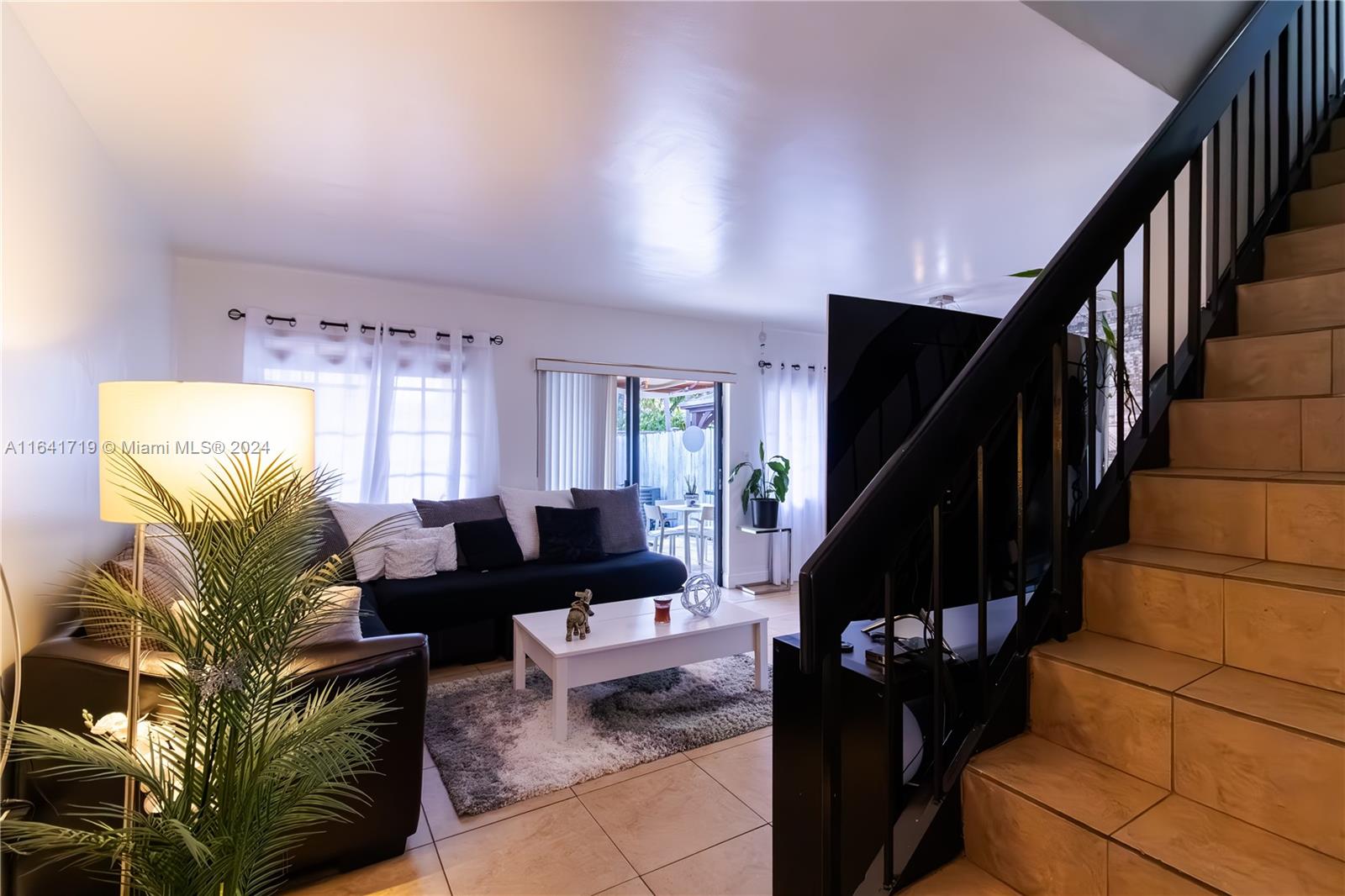 1535 SW 122nd Ave # 5 Unit: 3-5