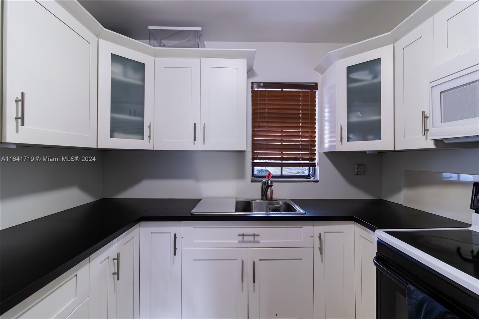 1535 SW 122nd Ave # 5 Unit: 3-5