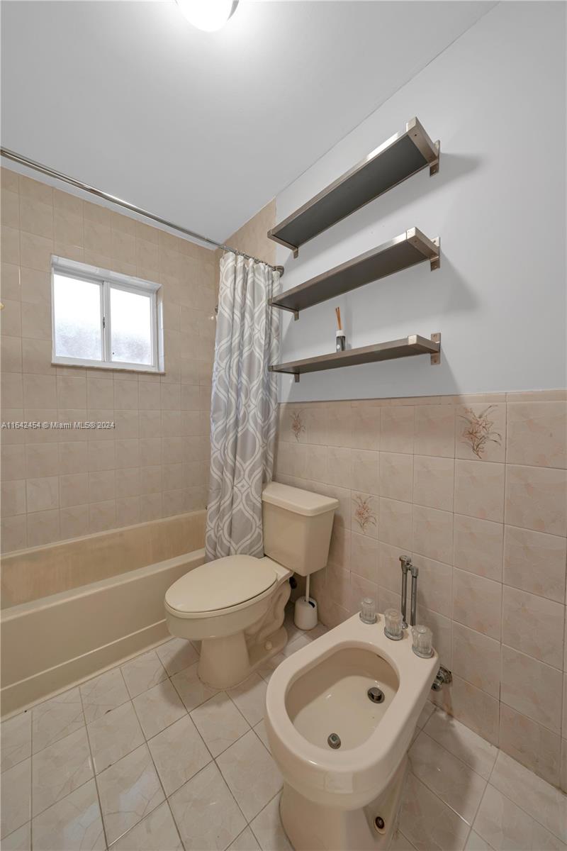 2266 W 74th St # 23 Unit: 201-23