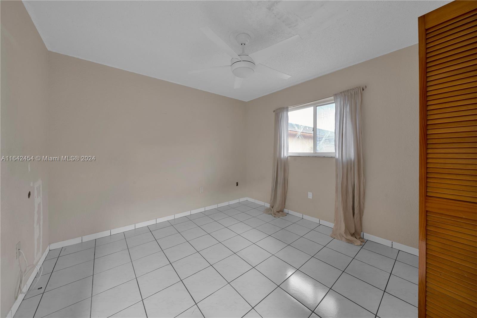 2266 W 74th St # 23 Unit: 201-23