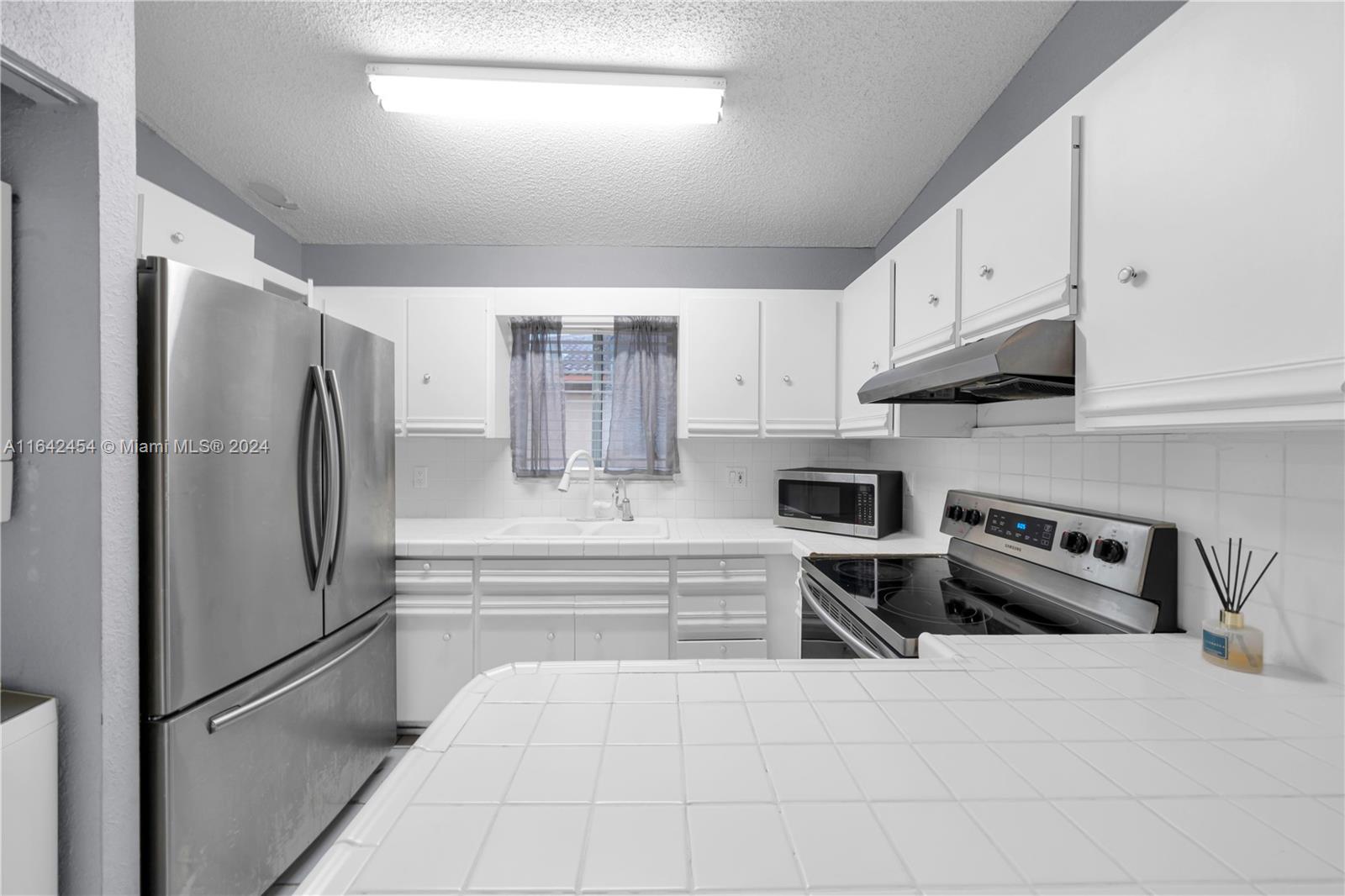 2266 W 74th St # 23 Unit: 201-23