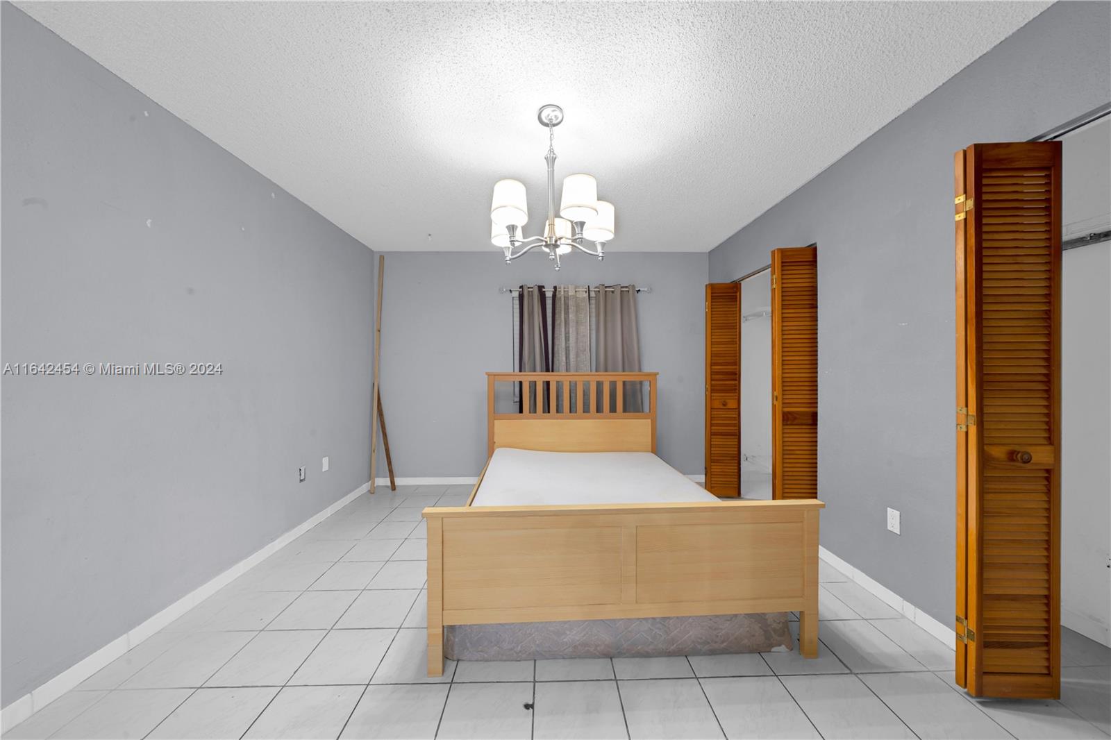 2266 W 74th St # 23 Unit: 201-23