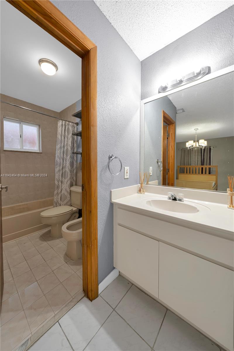2266 W 74th St # 23 Unit: 201-23