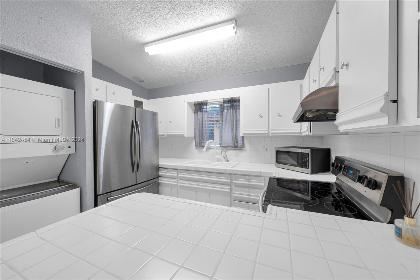 2266 W 74th St # 23 Unit: 201-23