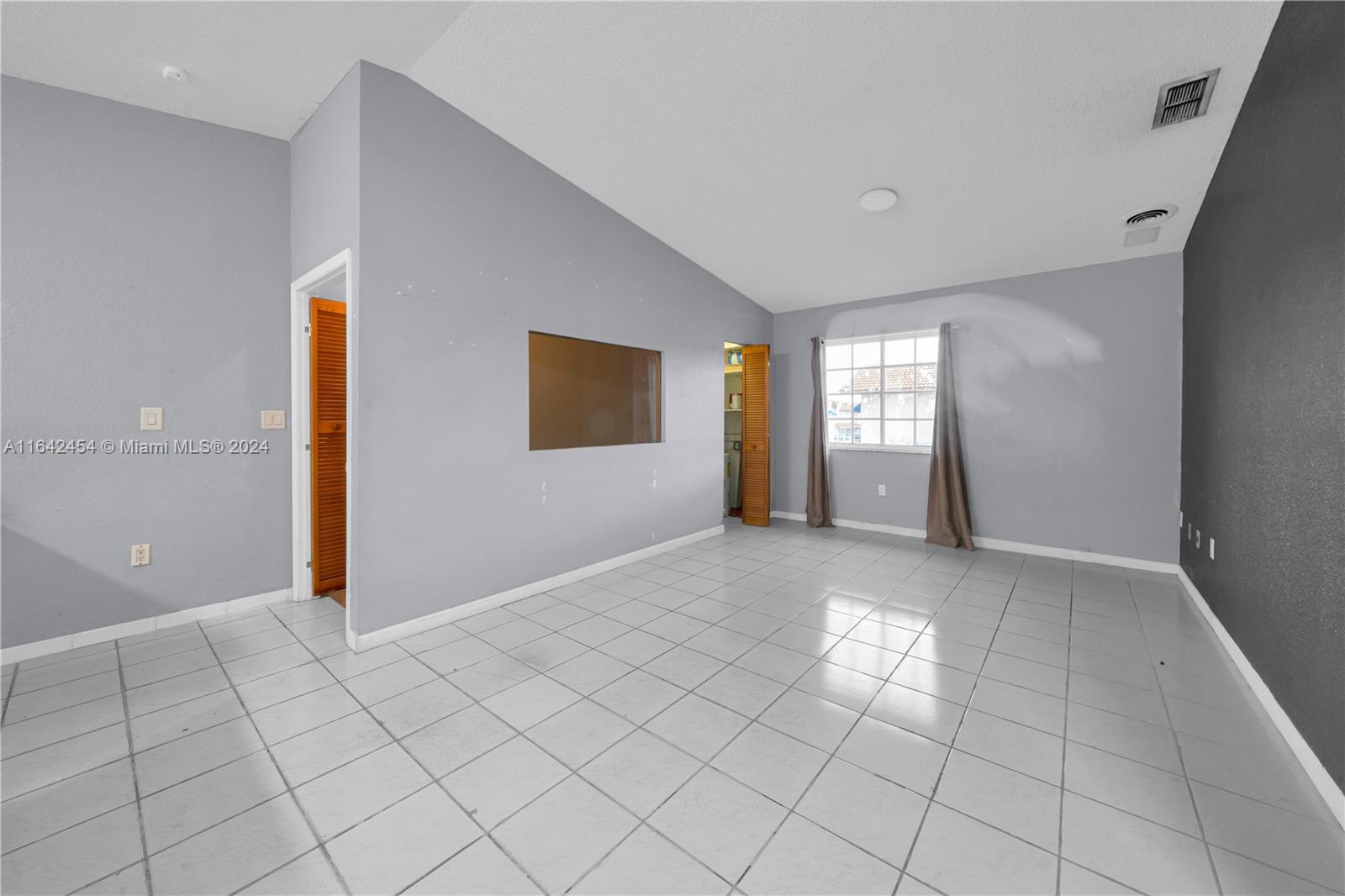 2266 W 74th St # 23 Unit: 201-23