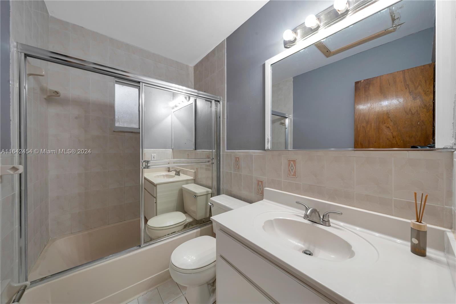 2266 W 74th St # 23 Unit: 201-23