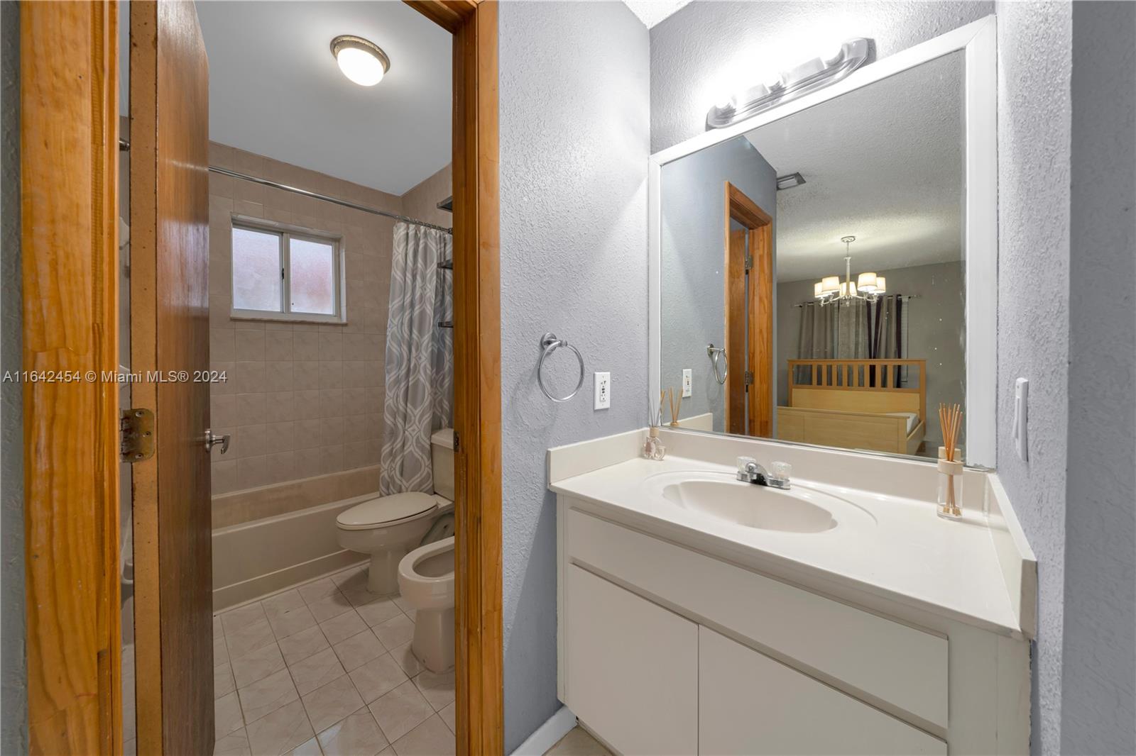 2266 W 74th St # 23 Unit: 201-23