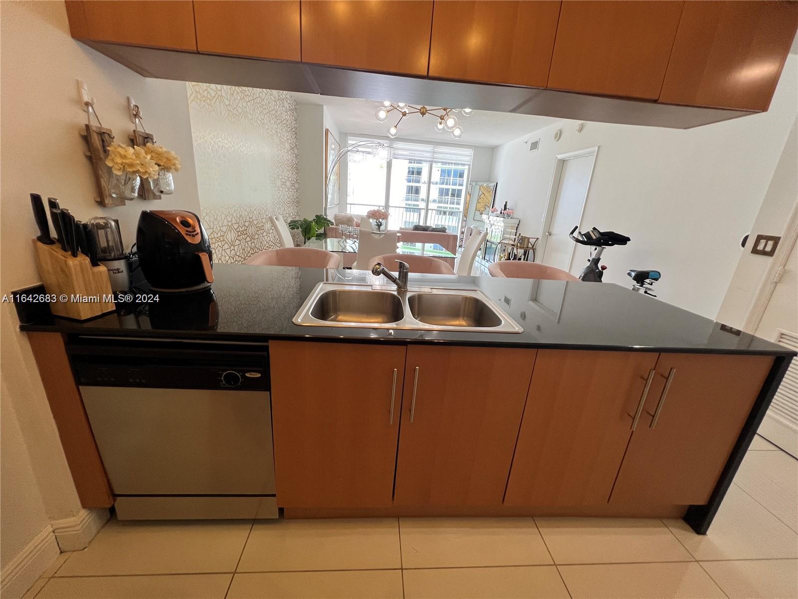 1750 N Bayshore # 1411