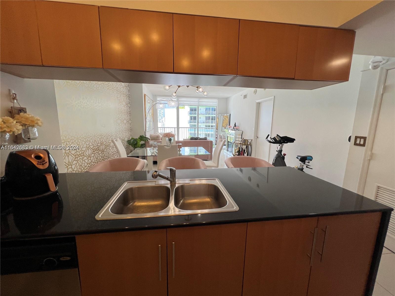 1750 N Bayshore # 1411
