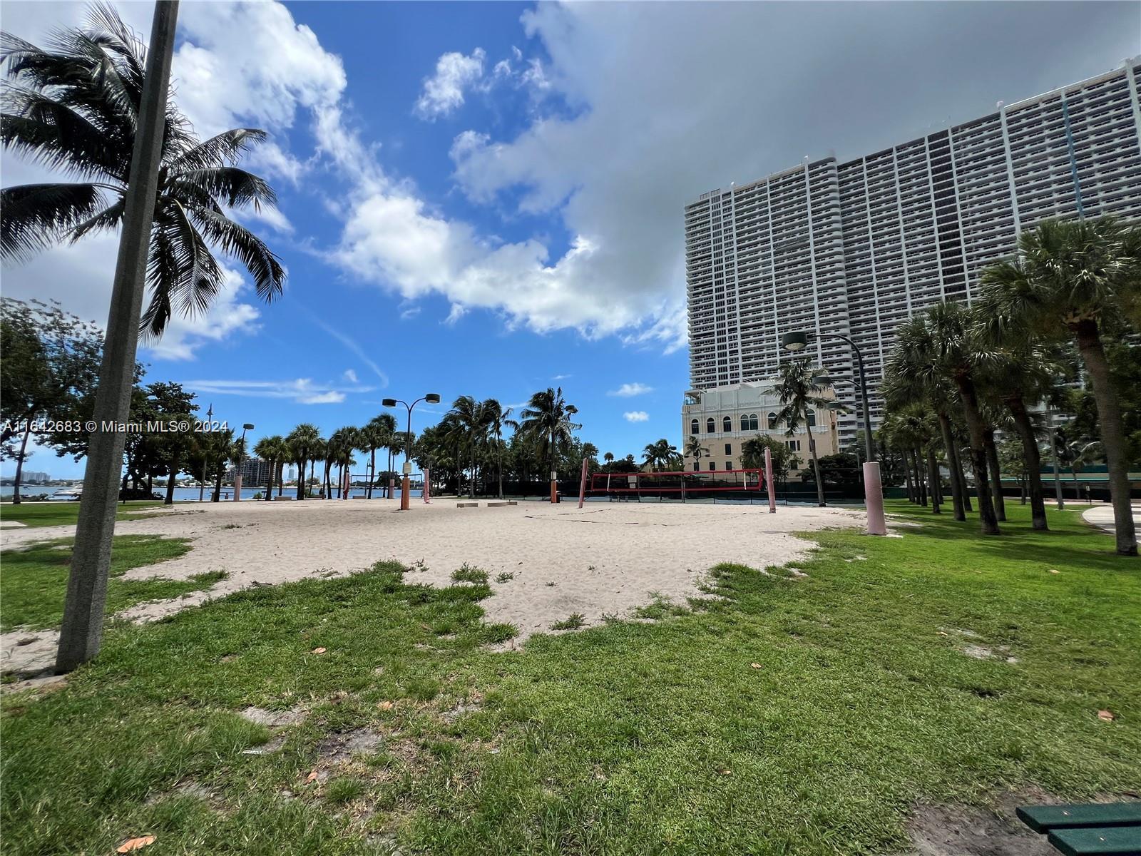 1750 N Bayshore # 1411