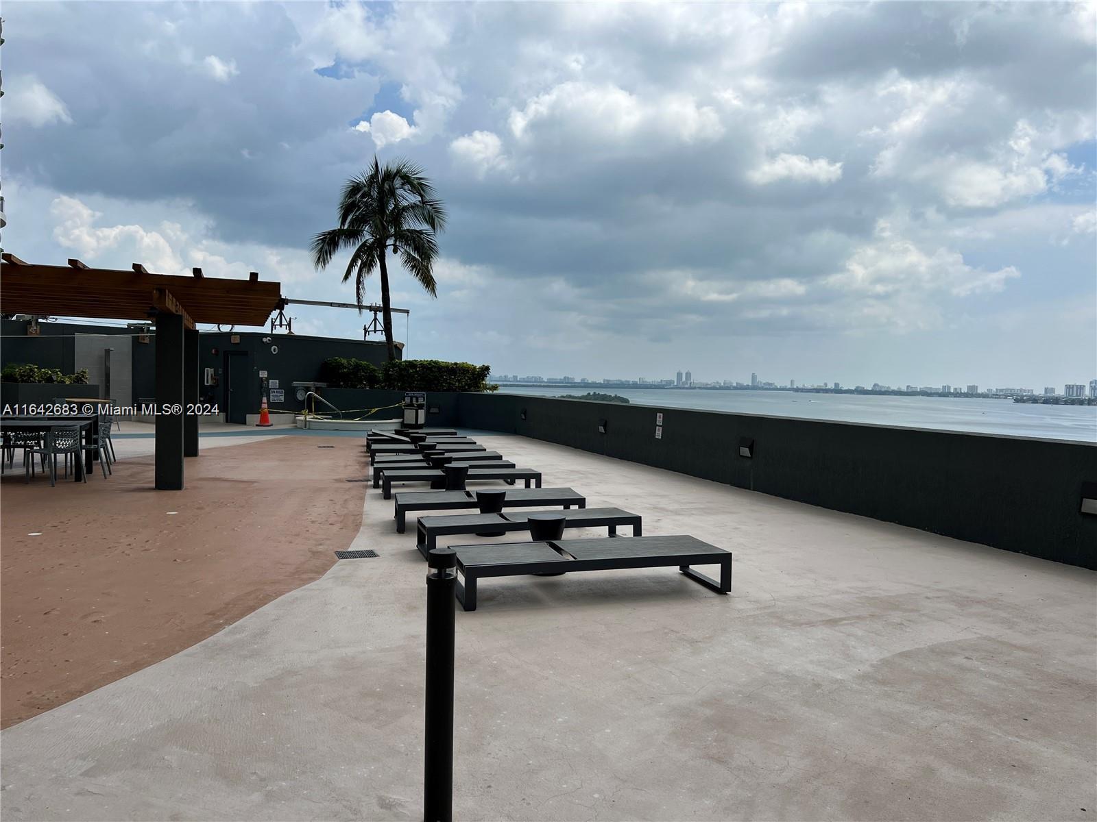1750 N Bayshore # 1411