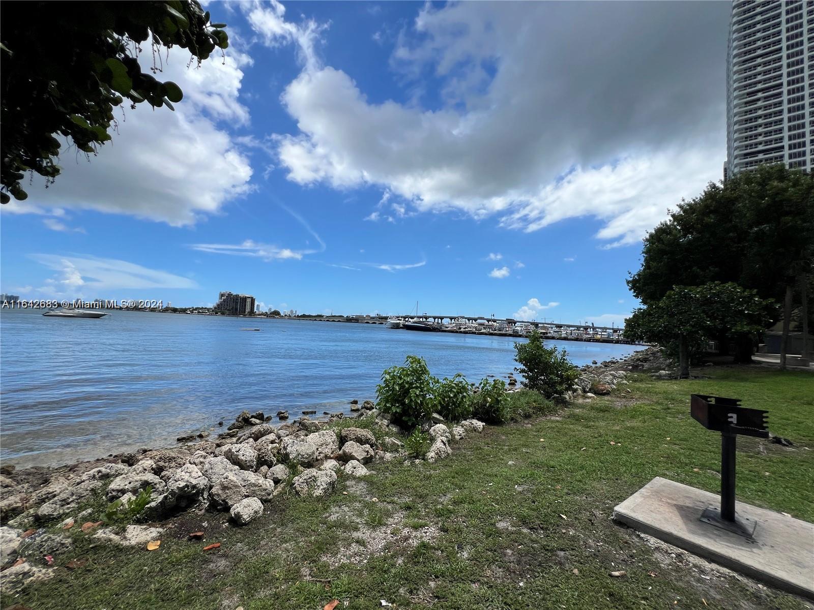 1750 N Bayshore # 1411
