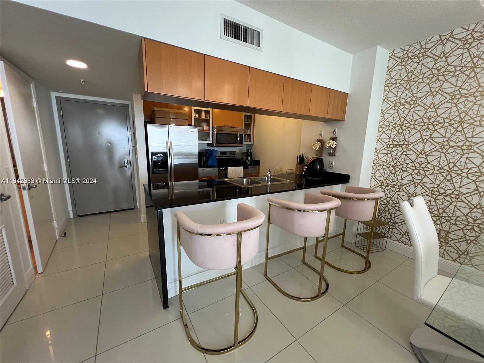 1750 N Bayshore # 1411