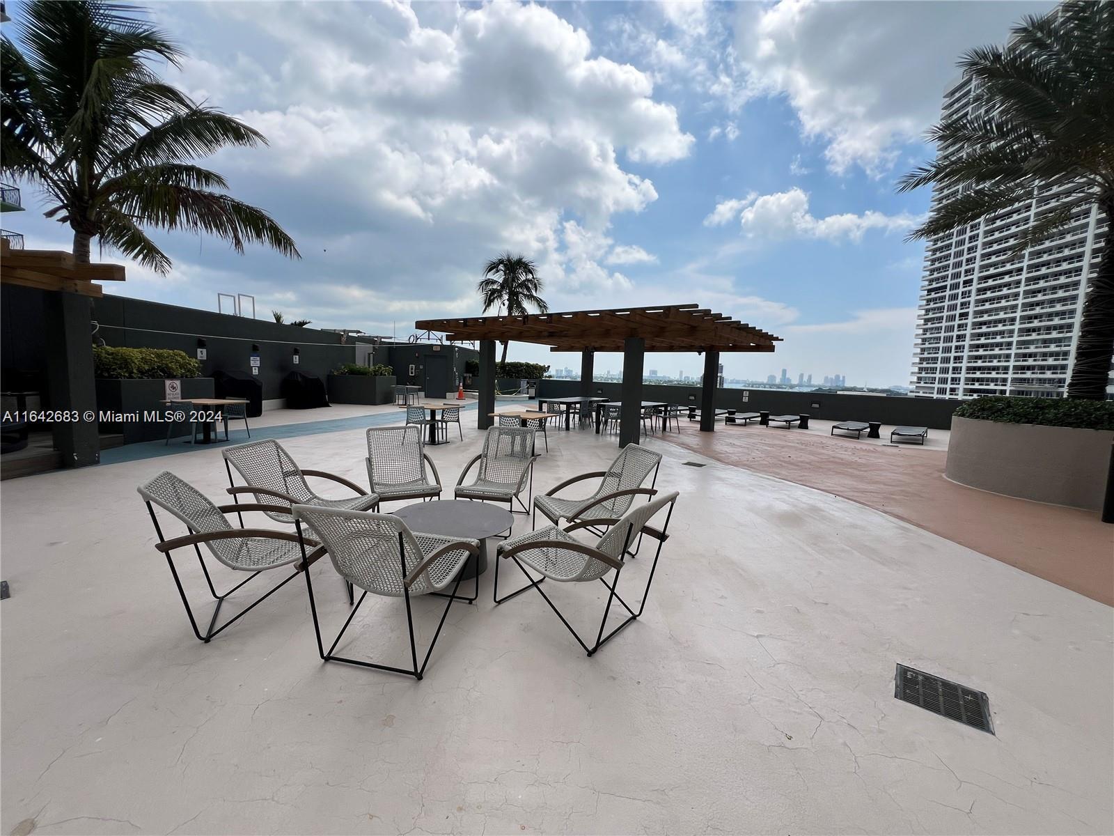 1750 N Bayshore # 1411