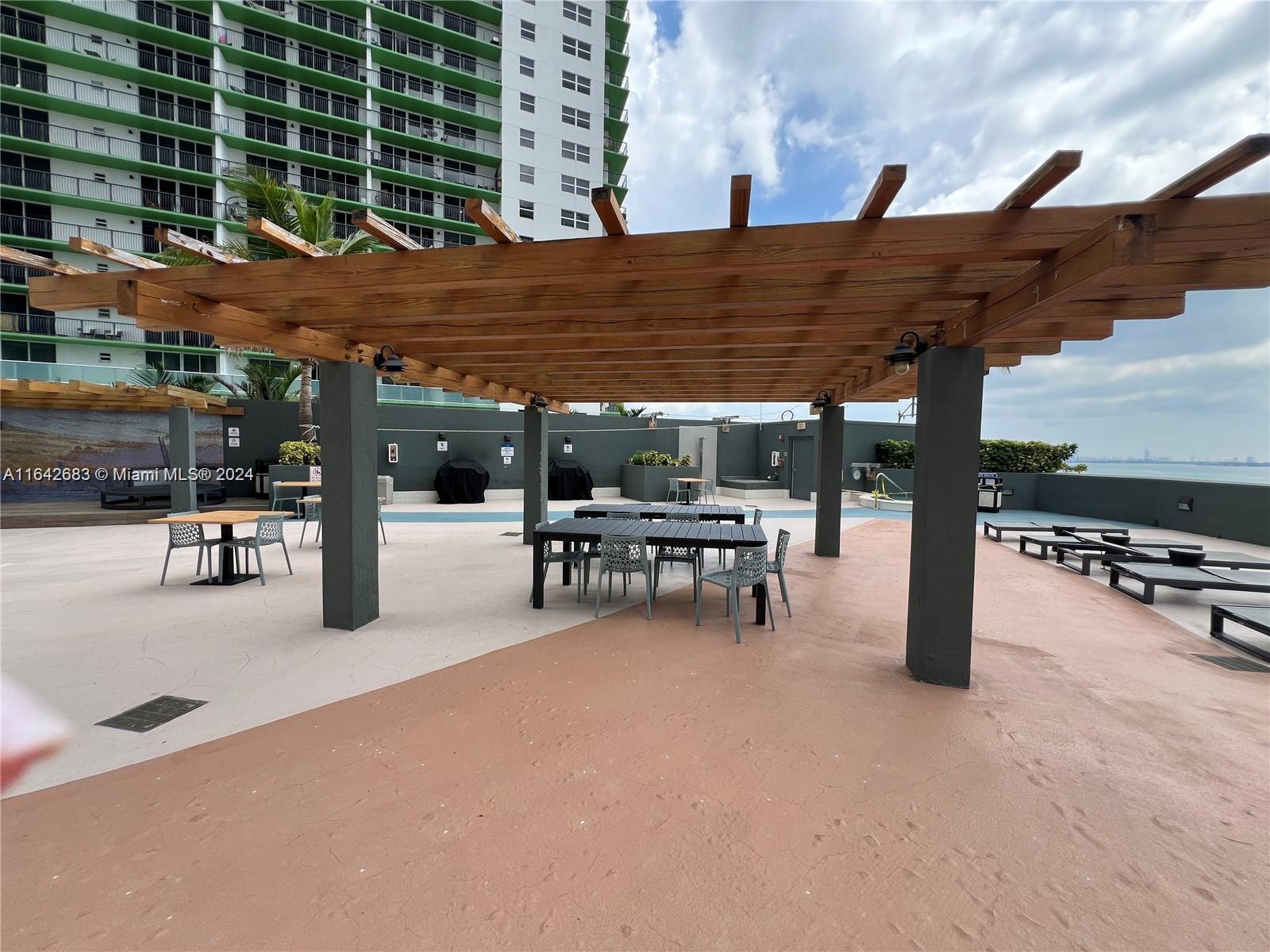 1750 N Bayshore # 1411
